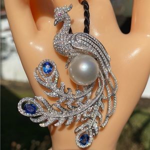 South  Sea Pearl, Diamond and Natural Sapphire Brooch/Pendent in 18K gold
